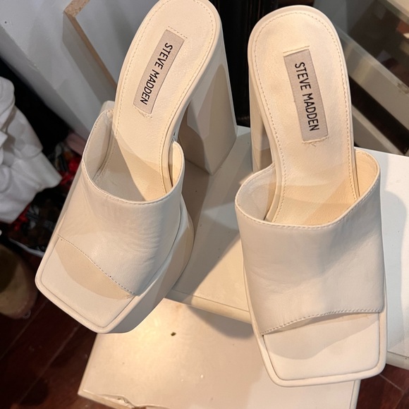 Heels - Picture 2 of 3